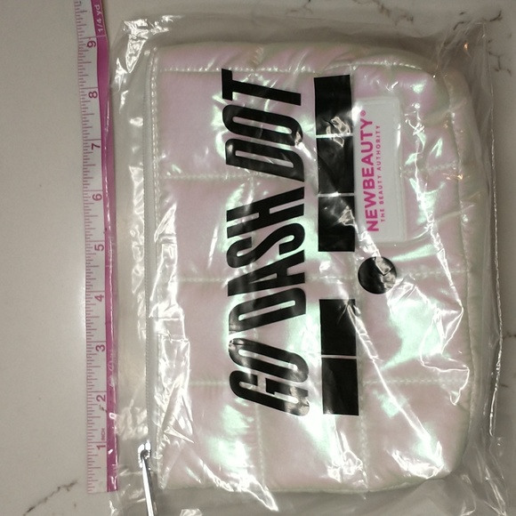 Go Dash Dot cosmetic bag - Picture 5 of 6